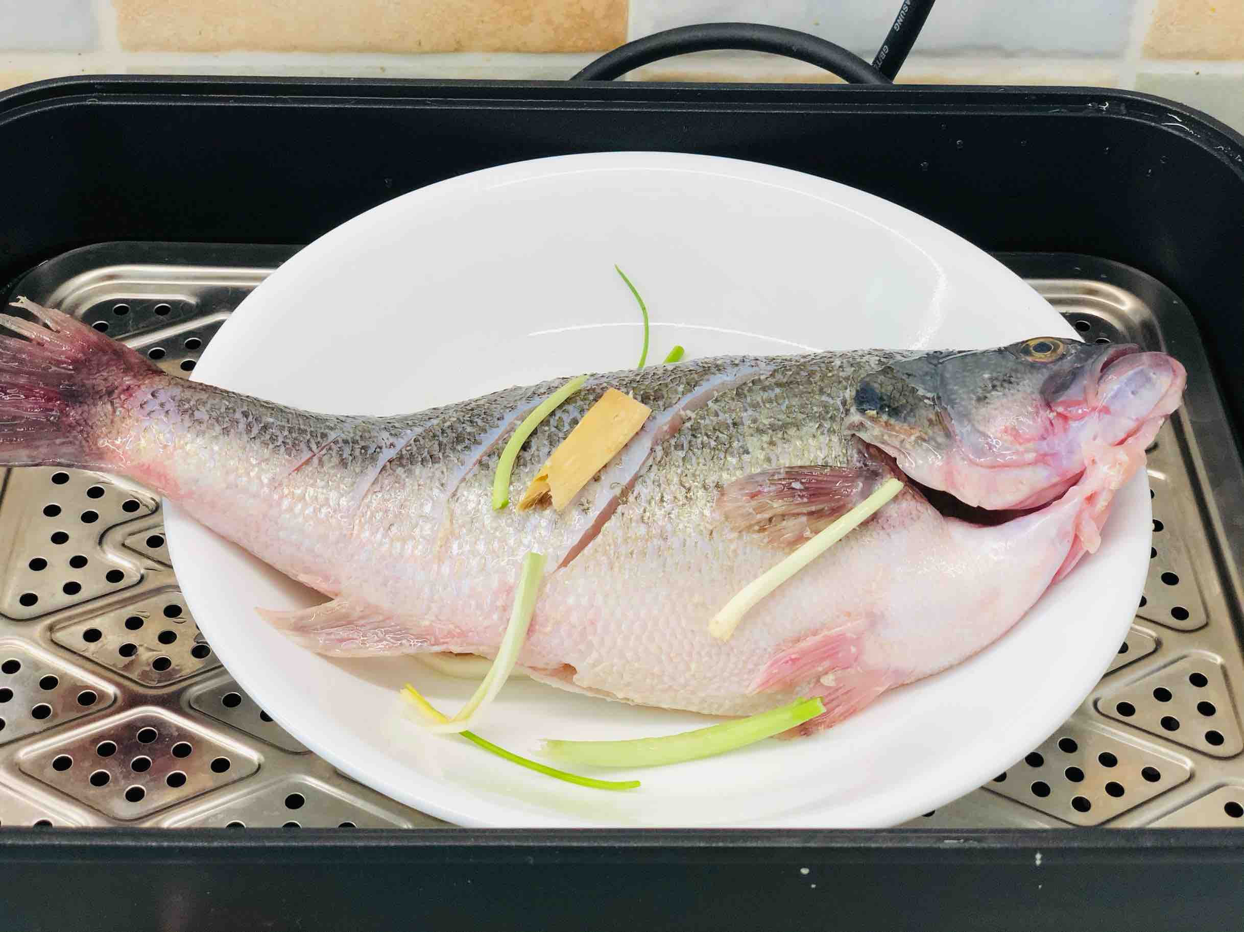 Sour and Spicy Lemon Steamed Sea Bass recipe