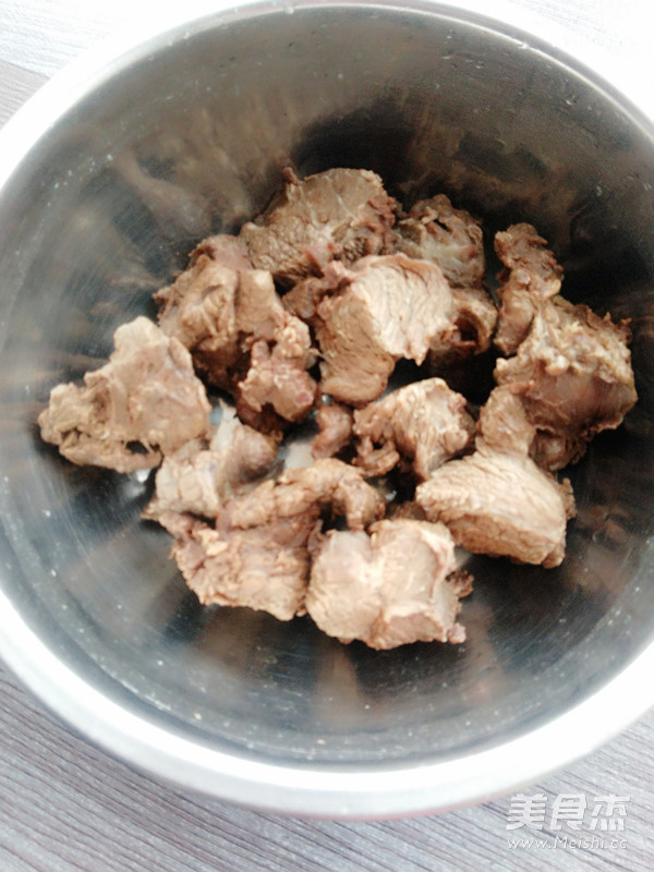 Donkey Meat Mixed with Coriander recipe