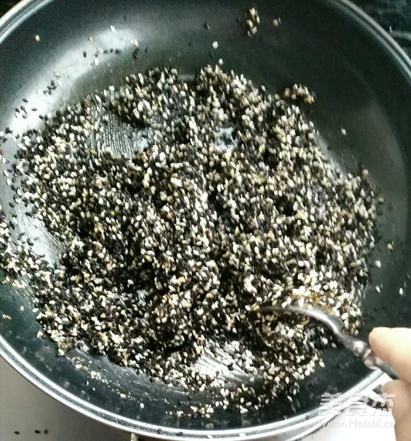 Sesame Crisp Candy recipe