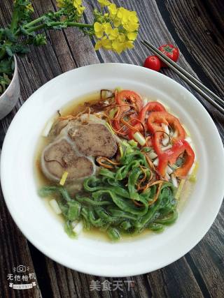 Spinach Big Bone Noodle Soup recipe