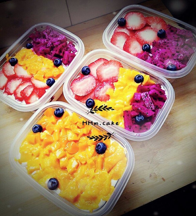 Simple and Quick Bento Lunch Box Fruit Box Cake