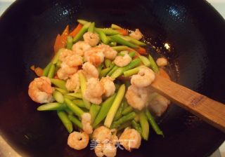 The Fresh Fragrance Brought by The King of Vegetables-asparagus and Shrimp Rice recipe