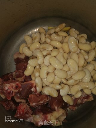 Duck Stew with White Kidney Beans recipe