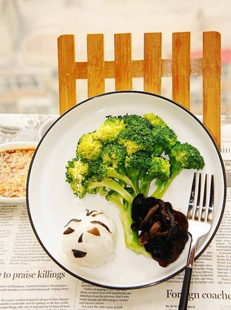 Cold Broccoli Black Fungus recipe