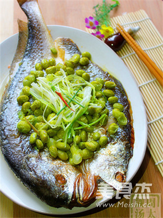 Steamed Large Yellow Croaker with Edamame recipe