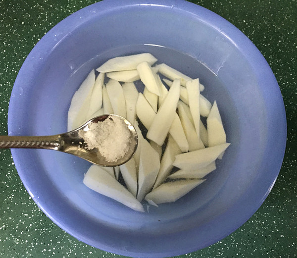 Yam, Fungus, Duck Wing Soup recipe