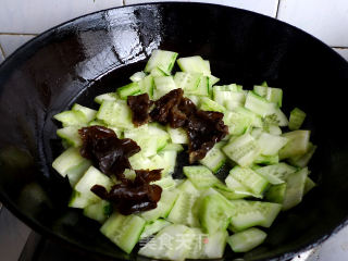 Fried Prawns with Cucumber recipe