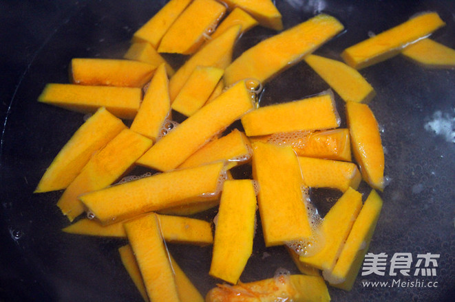 Baked Pumpkin with Salted Egg Yolk recipe