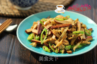 Stir-fried Shredded Chicken with Hang Pepper Dried Mustard Vegetables recipe