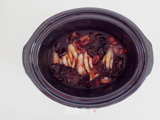 Braised Chicken Feet with Mushroom recipe