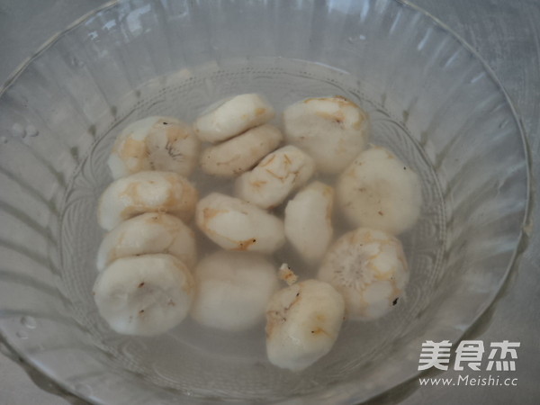 Horseshoe Longan and Tremella Soup recipe