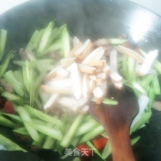 Stir-fried Tofu with Asparagus recipe
