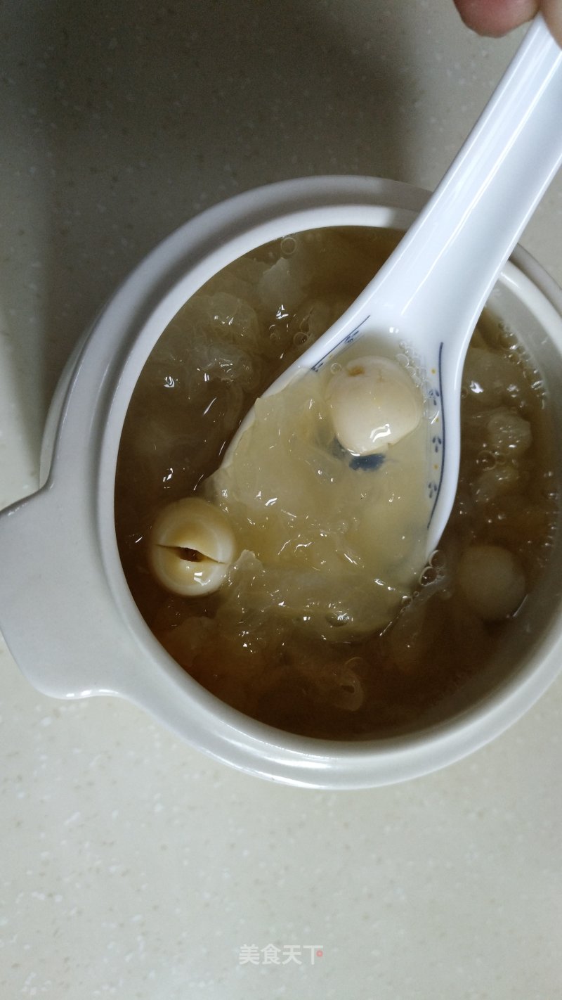 Rock Sugar Tremella and Lotus Seed Soup recipe