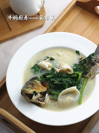 Spinach and Crucian Carp Soup