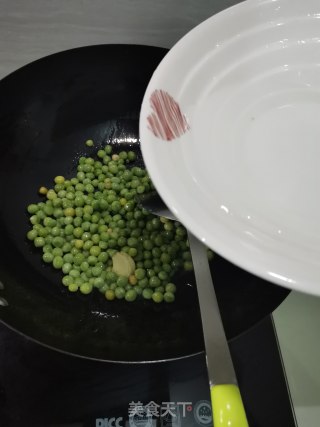 Stir-fried Peas with Corned Beef recipe