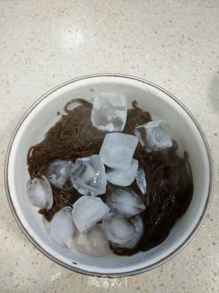 Jellyfish Mixed with Fern Root Powder recipe