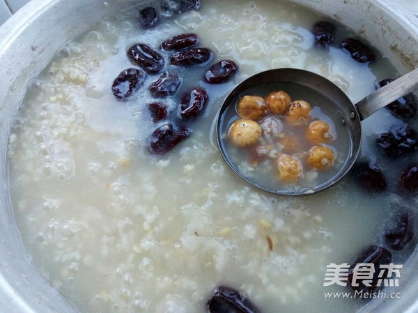 Tremella, Lotus Seed, Fig and Brown Rice Porridge recipe