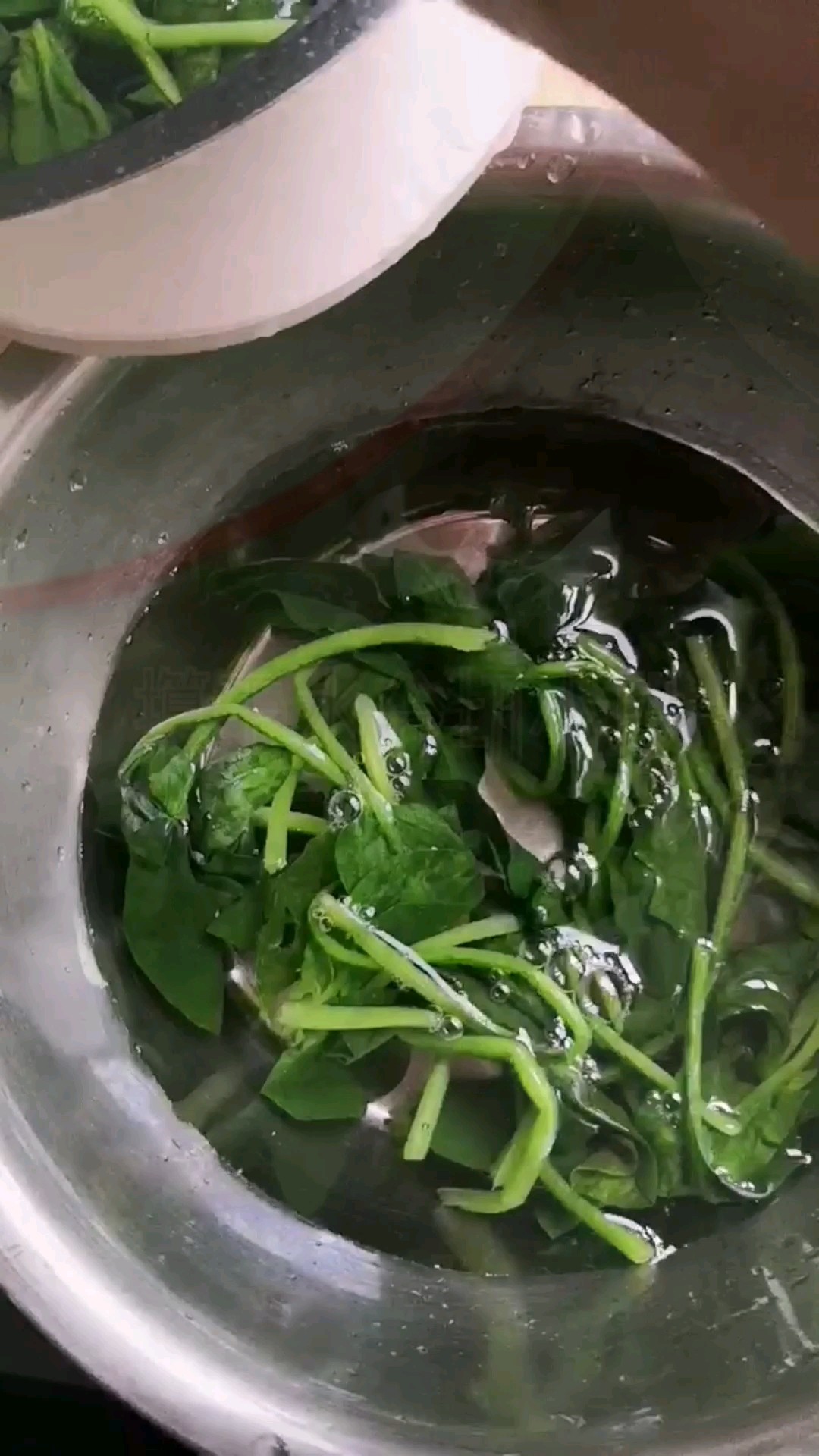 Appetizing and Refreshing Spinach Mixed with Vermicelli recipe