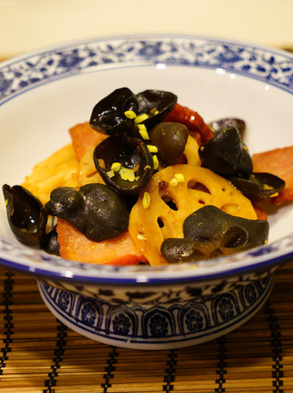 Small Bowl of Autumn Ears Stir-fried Char Siew with Lotus Root recipe