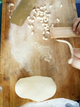 Stir-fried Cat Ears with Wood Ear Sausage recipe