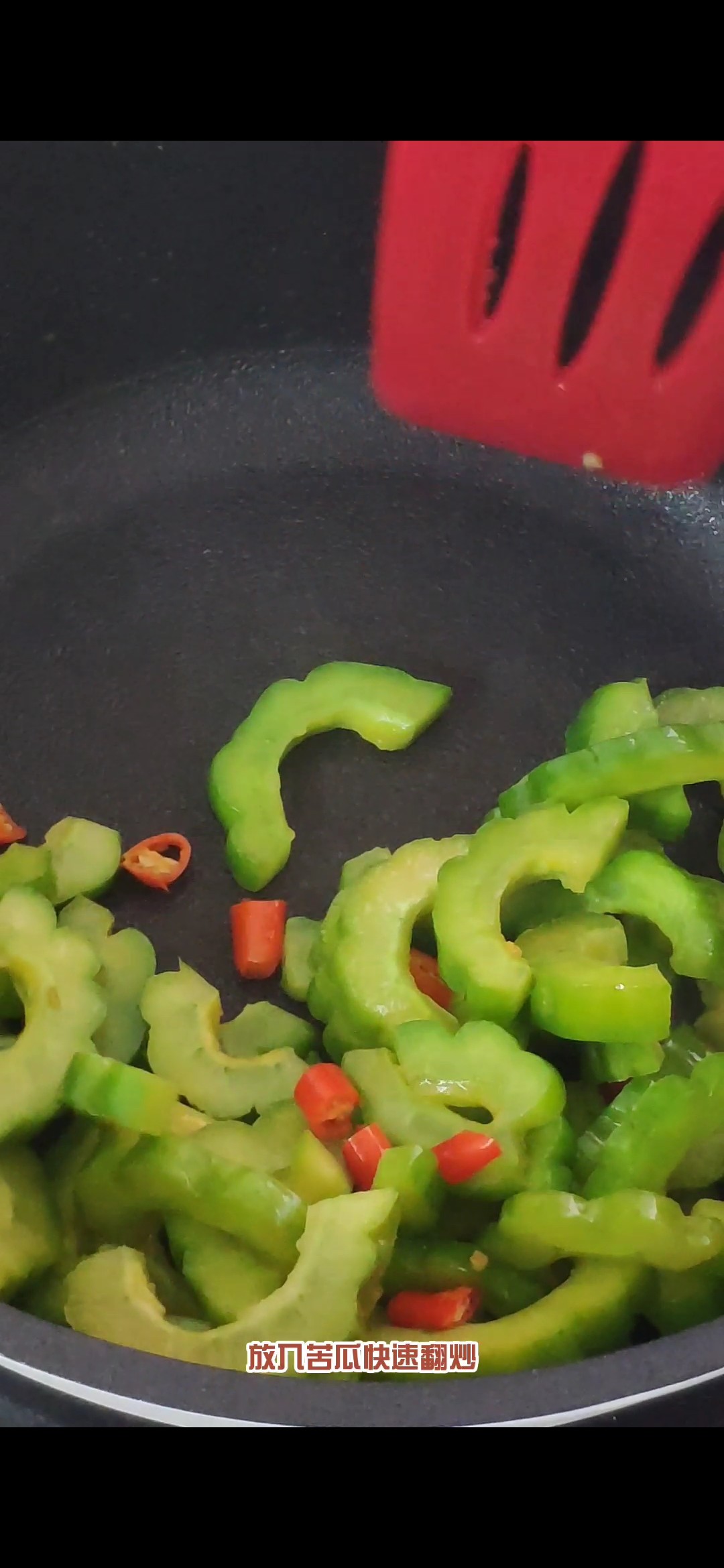 Spicy Fried Bitter Gourd, Crispy Taste, Spicy and Served with Rice recipe