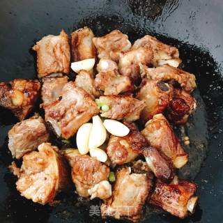 Stir-fried Pork Ribs with Cowpeas recipe