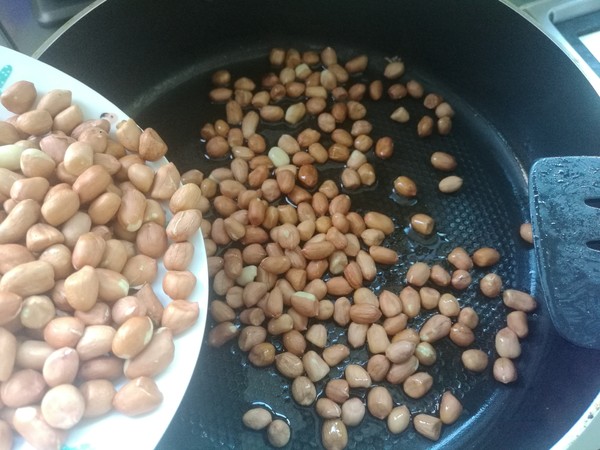 Deep-fried Peanuts, Crispy and Delicious, Will Not Regain Moisture in Three Days recipe
