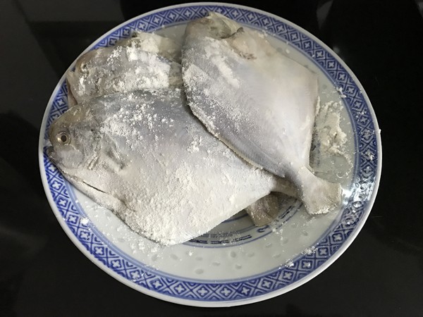 Griddle Garlic Pomfret recipe