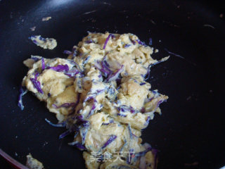 Scrambled Eggs with Purple Cabbage recipe
