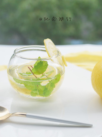 Lemon Mint Water recipe