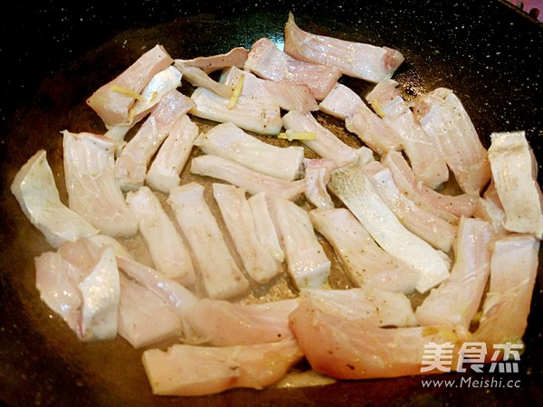 Braised Fish Belly with Green Pepper recipe