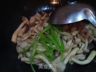 Stir-fried Pork with White Jade Mushroom recipe