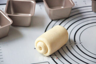 Light Cream Coconut Rolls recipe