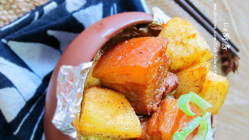 Tips to Cook A Red and Bright Braised Pork that Melts in Your Mouth——{puffed Potato Stew} recipe