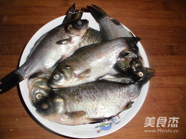 Crucian Carp and Cabbage Soup recipe