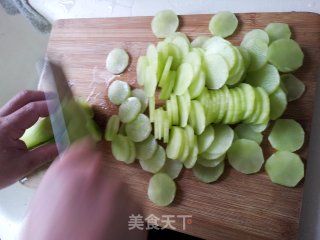 Lettuce with Crunchy Sauce recipe