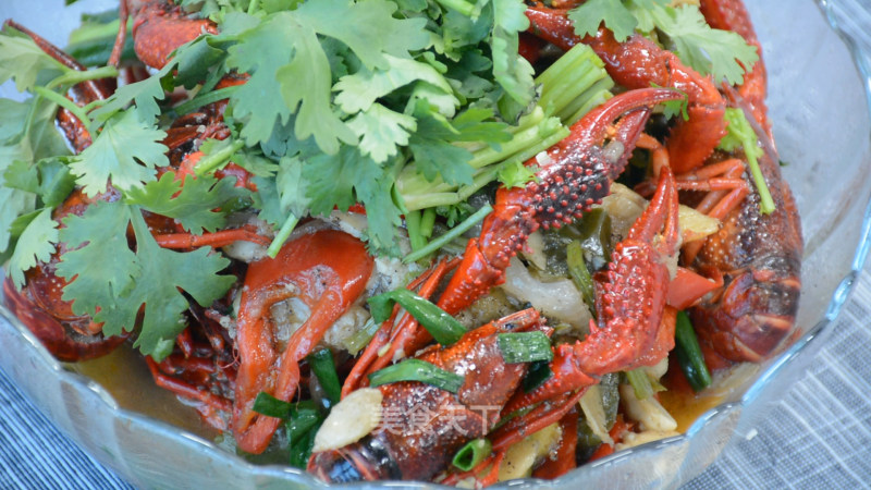 Cantonese Stir-fried Crayfish