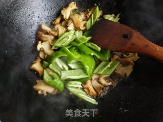 Fried Snails with Black Bean Pepper recipe