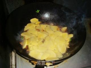 Stir-fried Pork with Potatoes and Green Peppers recipe