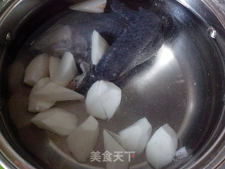 Stewed Polygonatum Black Chicken Soup with Bamboo Fungus recipe