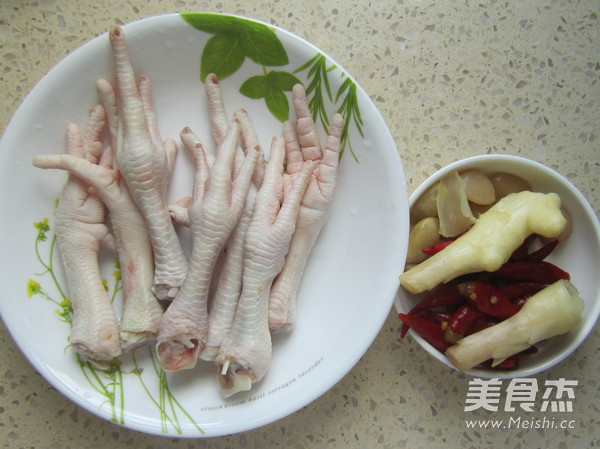Kimchi Chicken Feet recipe