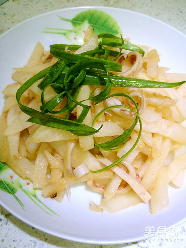 Stir-fried Cold Potatoes with Shredded Squid recipe