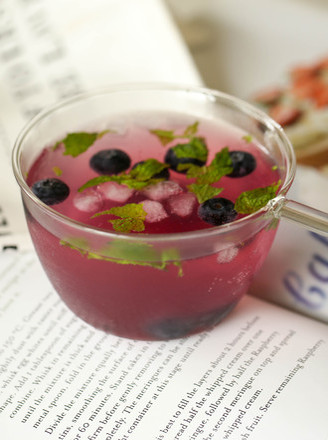 Blueberry Mint Iced Drink recipe