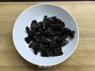 Black Fungus Lettuce Meat Slices recipe