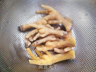 Chicken Feet Soup with Angelica and Red Dates recipe