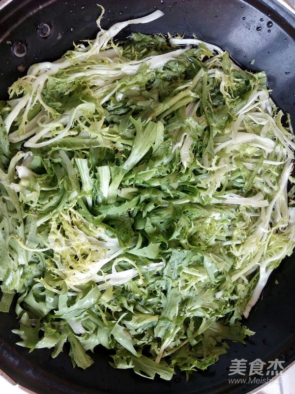 Red Pepper Dried Bean Curd Mixed with Bitter Chrysanthemum recipe