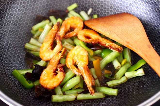 Sea Shrimp, Kidney Beans, Fungus, Seasonal Vegetable Bento recipe