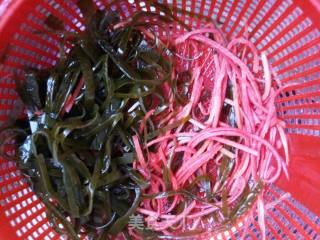 Kelp Mixed with Day Lily recipe