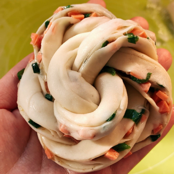 Fireworks in The World, The Flavor Lasts Forever! How to Make Chive Ham Rolls recipe