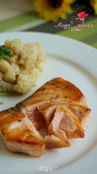 Black Pepper Salmon Mashed Potatoes recipe